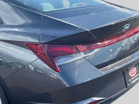 Used 2023 Hyundai Elantra SEL w/ Convenience Package FWD image 11
