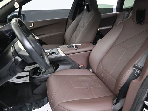 Used 2023 BMW iX xDrive50 w/ Sport Package image 28