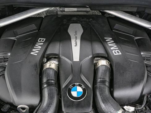 Used 2019 BMW X5 xDrive50i w/ M Sport Package AWD/4WD image 16