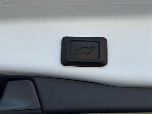 Used 2021 Toyota RAV4 XLE image 34