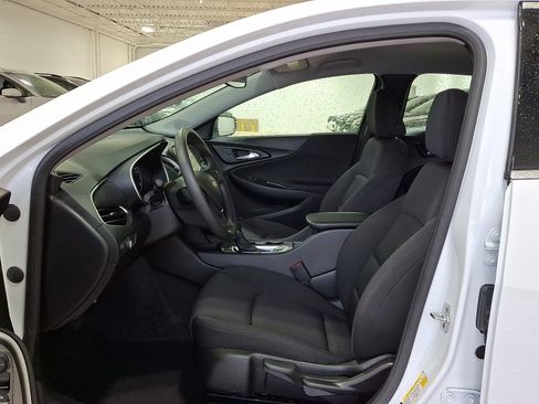 Used 2025 Chevrolet Malibu LS image 15