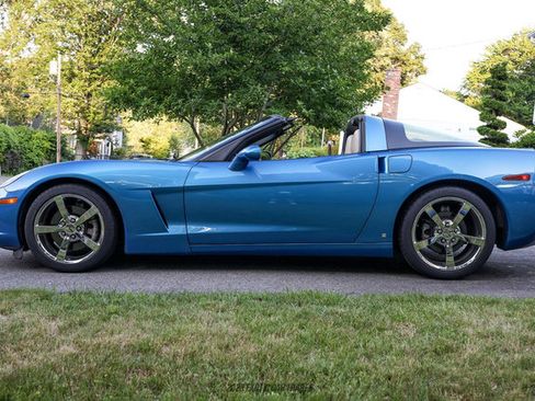 Used 2009 Chevrolet Corvette Coupe w/ Preferred Equipment Group RWD image 3
