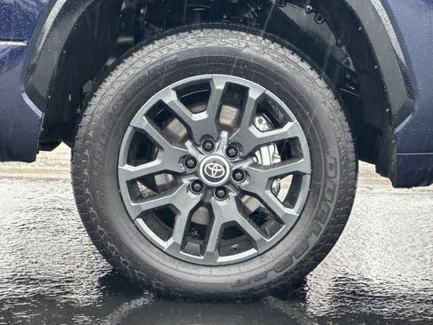 Used 2024 Toyota Tundra Platinum image 25