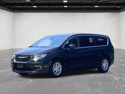 Certified 2023 Chrysler Pacifica Touring-L
