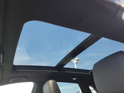 Used 2022 Cadillac XT5 Premium Luxury w/ Technology Package image 16