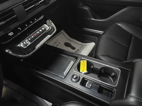 Used 2023 Lincoln Corsair AWD image 31