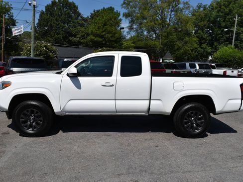 Used 2019 Toyota Tacoma SR AWD/4WD image 3