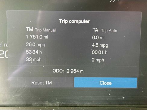 Used 2025 Volvo XC40 B5 Plus w/ Climate Package image 12