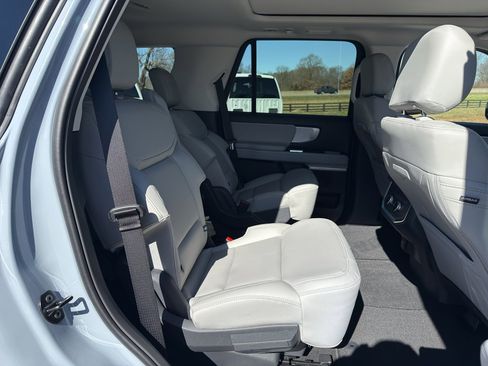 New 2026 Ford Expedition Active AWD/4WD image 13