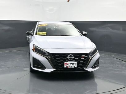 Used 2025 Nissan Altima 2.5 SR