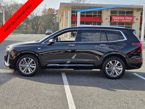 Used 2023 Cadillac XT6 Premium Luxury AWD/4WD image 2
