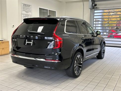 Certified 2025 Volvo XC90 B6 Plus image 2