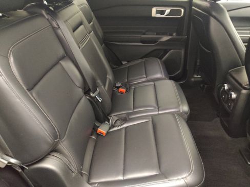 Used 2020 Ford Explorer XLT w/ Equipment Group 202A image 19