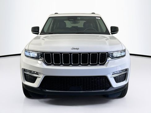 Used 2023 Jeep Grand Cherokee Limited RWD image 2