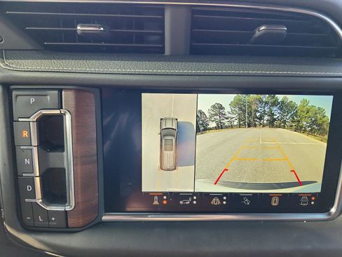 Certified 2024 GMC Yukon Denali Ultimate AWD/4WD image 21