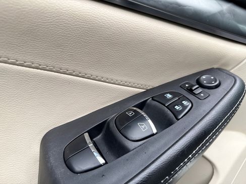 Used 2019 Nissan Maxima 3.5 SV w/ Floor Mat Group FWD image 15
