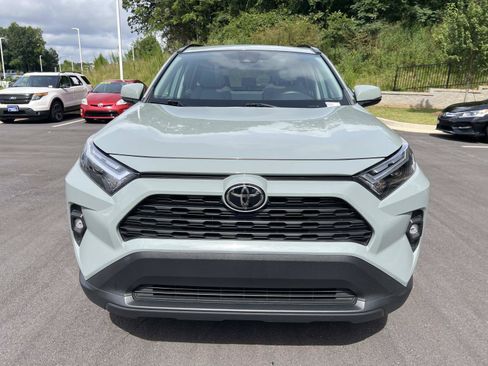 Used 2022 Toyota RAV4 XLE Premium FWD image 2