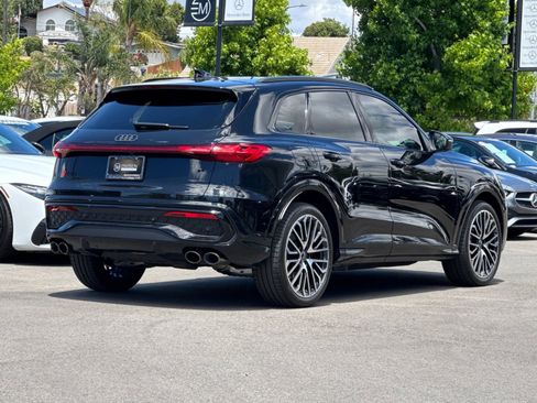 Used 2025 Audi SQ5 Prestige AWD/4WD image 3