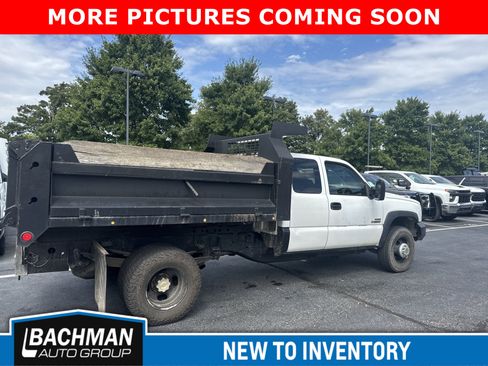 Used 2007 Chevrolet Silverado 3500 2WD Extended Cab w/ Heavy-Duty Power Package image 3