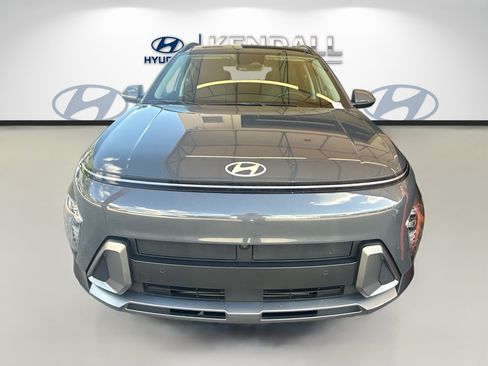Used 2024 Hyundai Kona Limited FWD image 2