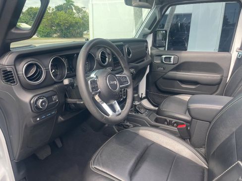 Used 2023 Jeep Wrangler Unlimited Sahara AWD/4WD image 20