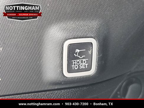 Used 2023 Jeep Grand Cherokee Altitude AWD/4WD image 11