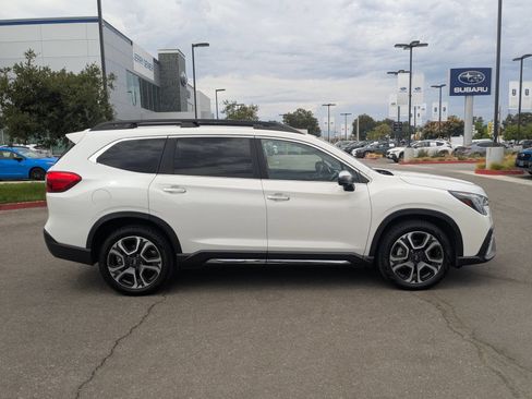 Used 2023 Subaru Ascent Touring AWD/4WD image 6