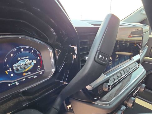 Used 2024 Chevrolet Silverado 2500 LTZ AWD/4WD image 21