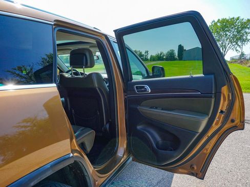 Used 2011 Jeep Grand Cherokee 70th Anniversary AWD/4WD image 26