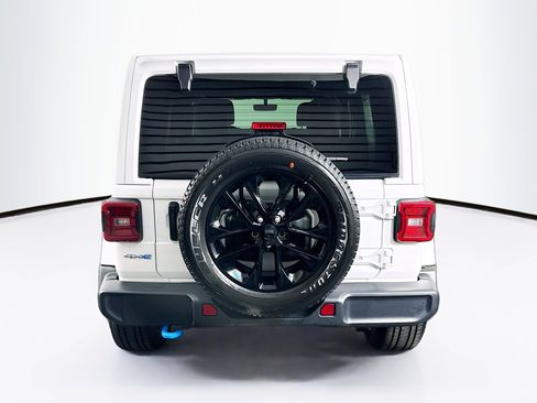 Used 2023 Jeep Wrangler Sahara w/ Cold Weather Group image 7