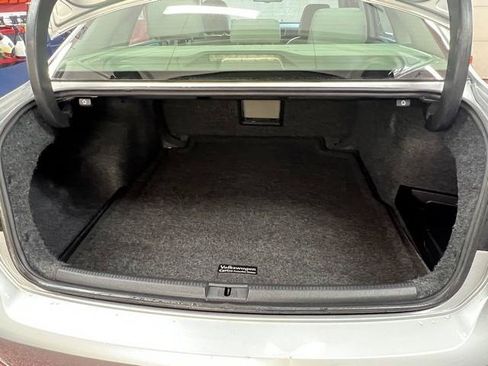 Used 2015 Volkswagen Passat TDI SEL Premium FWD image 9