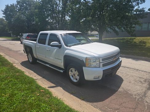 Used 2013 Chevrolet Silverado 1500 LTZ w/ Suspension Package, Off-Road AWD/4WD image 4