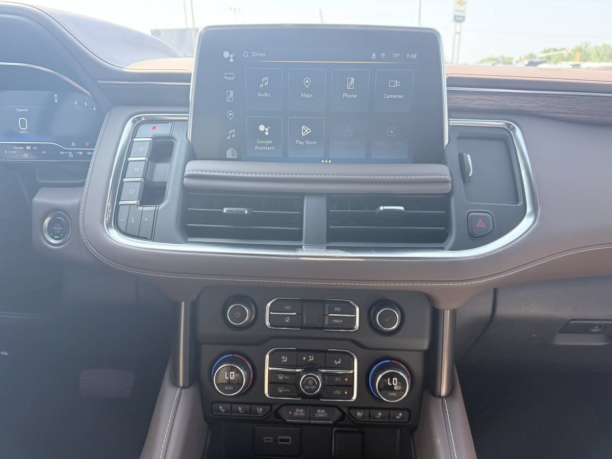Used 2024 Chevrolet Tahoe High Country RWD image 11