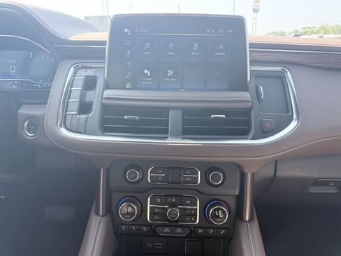 Used 2024 Chevrolet Tahoe High Country RWD image 11