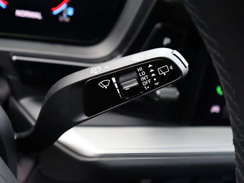 Certified 2024 Porsche Cayenne AWD/4WD image 32