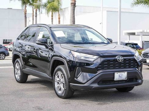 Used 2025 Toyota RAV4 XLE AWD/4WD image 3