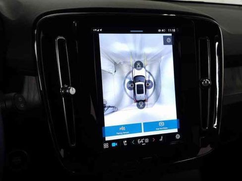 Certified 2024 Volvo XC40 B5 Plus w/ Climate Package AWD/4WD image 29