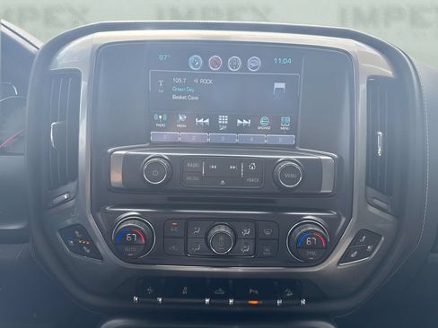 Used 2018 Chevrolet Silverado 1500 LTZ Z71 w/ LTZ Plus Package AWD/4WD image 18