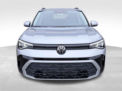 New 2025 Volkswagen Taos SE AWD/4WD image 2