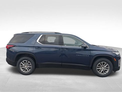 Used 2023 Chevrolet Traverse LT image 7