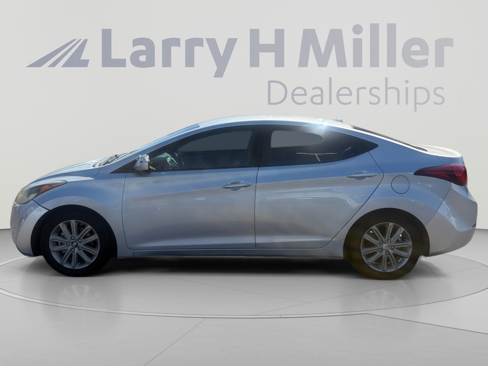 Used 2014 Hyundai Elantra SE w/ Option Group 02 FWD image 2