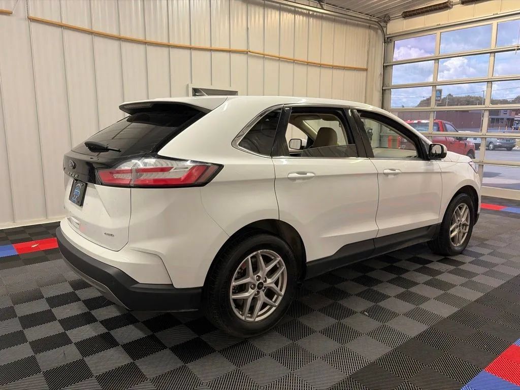 Used 2024 Ford Edge SEL AWD/4WD image 4