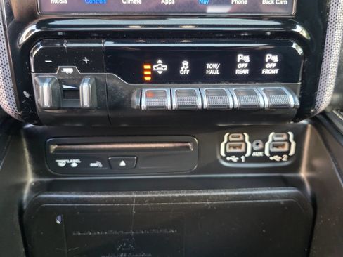 Used 2019 RAM 1500 Limited AWD/4WD image 17