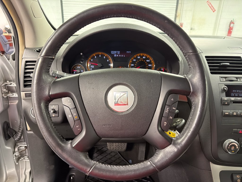 Used 2009 Saturn Outlook XE w/ Convenience Package FWD image 28