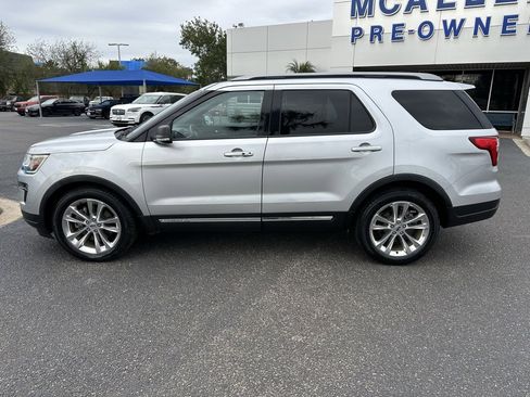Used 2019 Ford Explorer XLT w/ Equipment Group 202A image 3