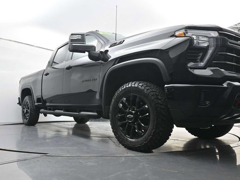 Used 2025 Chevrolet Silverado 2500 LT w/ Trail Boss Package AWD/4WD image 19
