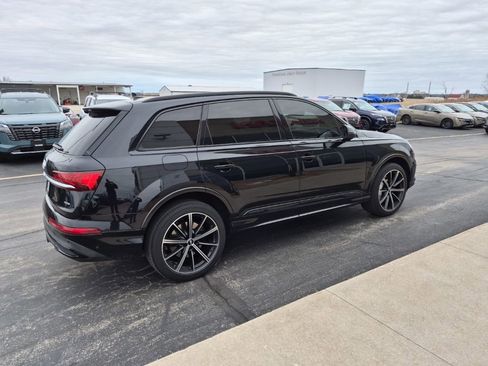 Used 2020 Audi Q7 3.0T Premium Plus w/ Premium Plus Package AWD/4WD image 2