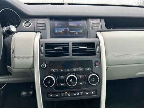 Used 2017 Land Rover Discovery Sport HSE AWD/4WD image 25