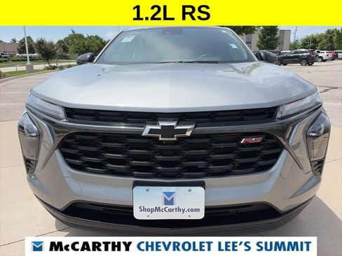 Used 2025 Chevrolet Trax RS w/ Driver Confidence Package FWD image 3