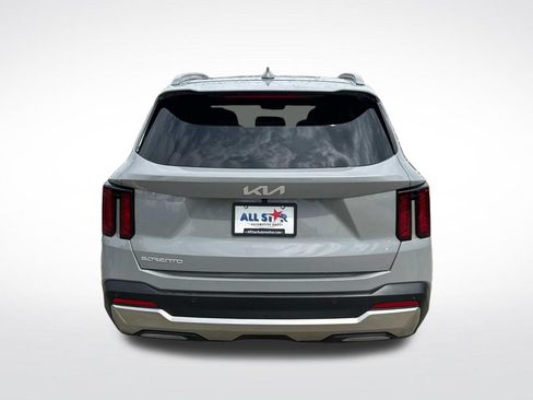 Used 2025 Kia Sorento S w/ Panoramic Sunroof Package FWD image 9